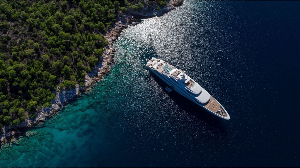 imgi_113_optasia-mega-yacht-46-1024-576