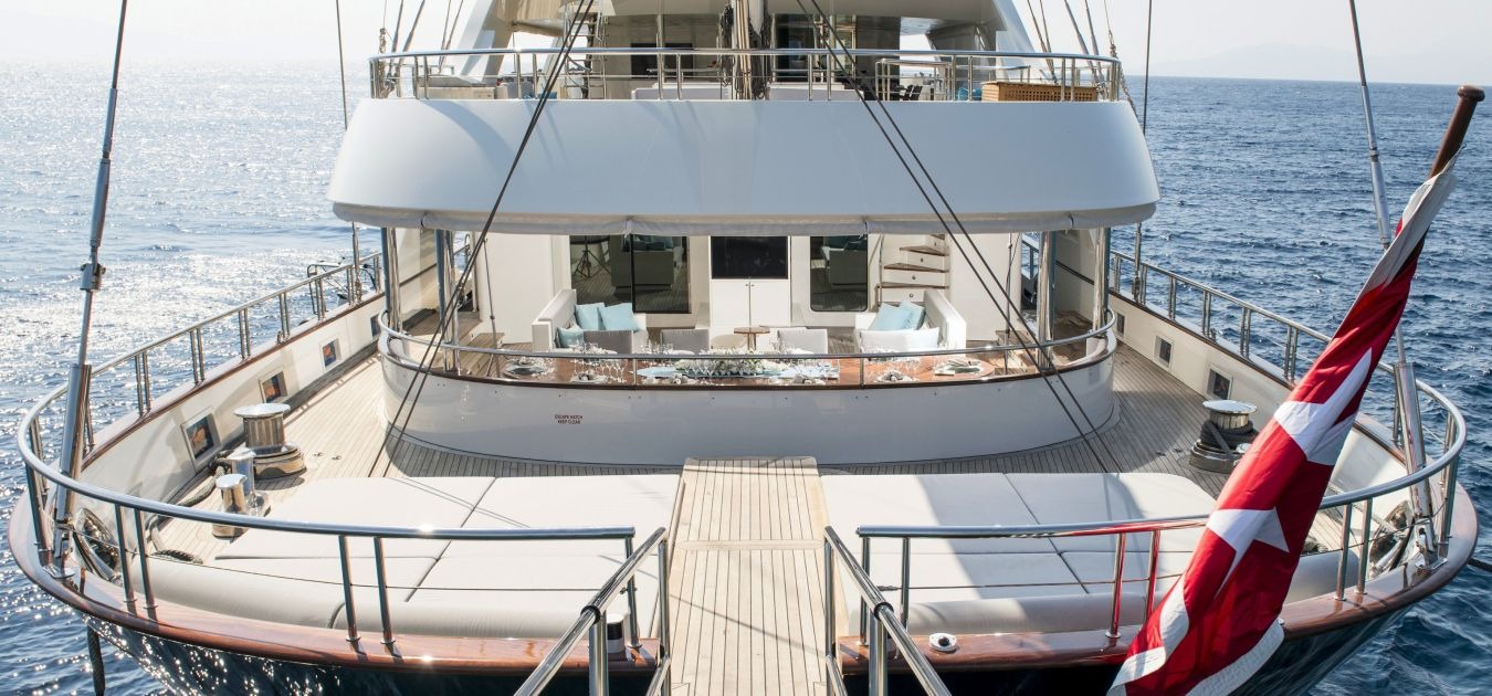 imgi_121_meira-luxury-yacht-master-1350-630