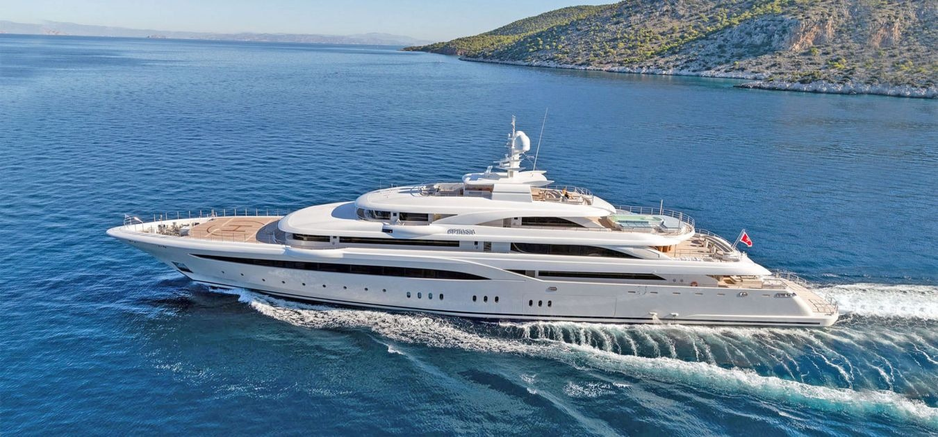 imgi_134_optasia-mega-yacht-master-3-1350-630