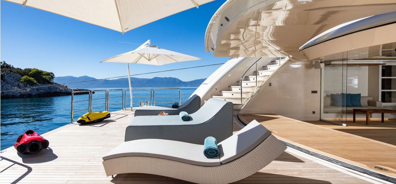 imgi_143_optasia-mega-yacht-master-1350-630