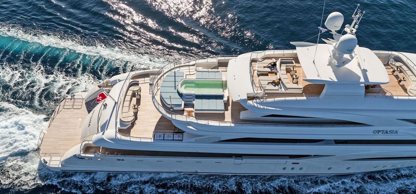 imgi_144_optasia-mega-yacht-master-2-1350-630