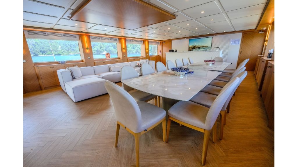 imgi_17_king-of-the-sea-517-1024-576