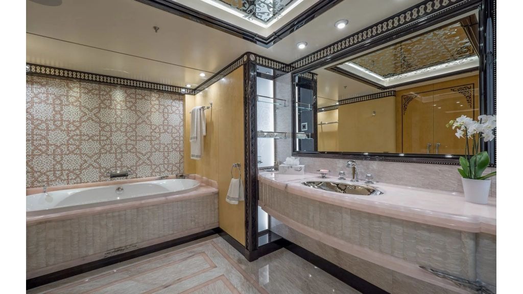 imgi_24_elements-motor-yacht-0024-1024-576