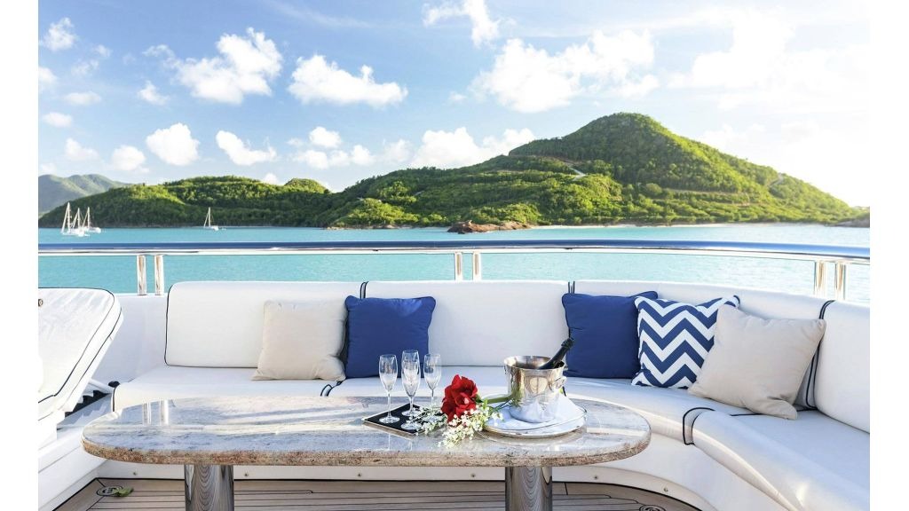 imgi_24_titania-super-yacht-4-1024-576