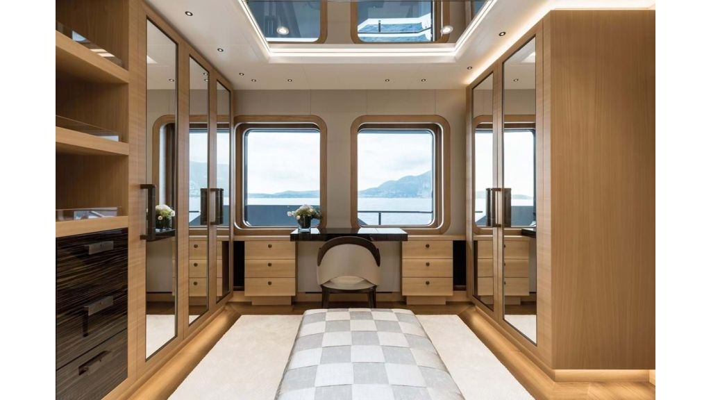 imgi_29_victorious-yacht-29-1024-576