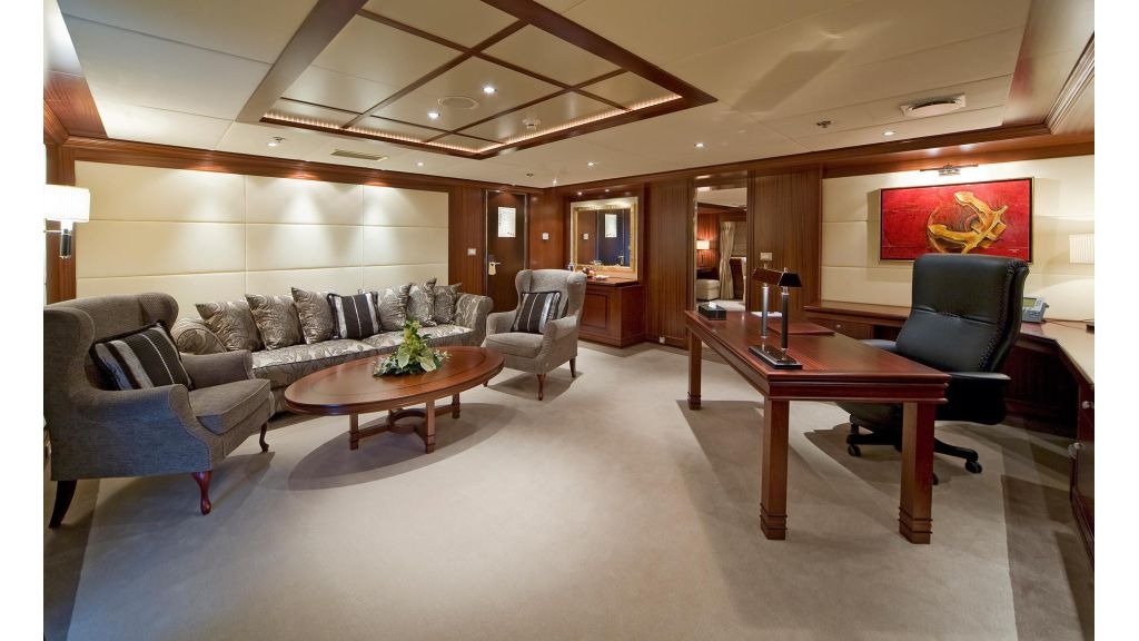 imgi_3_lauren-l-mega-yacht-master2-1024-576