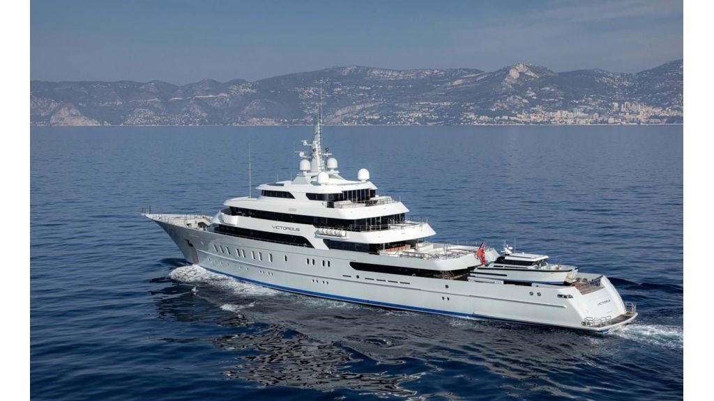 imgi_46_victorious-yacht-10-master-2-1024-576