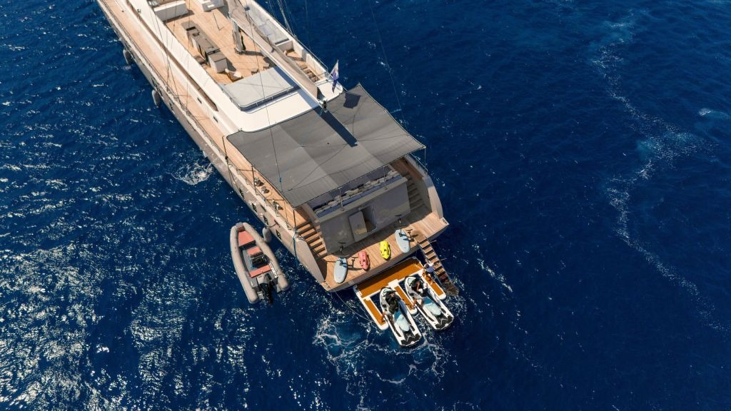 imgi_57_de-love-046-1024-576