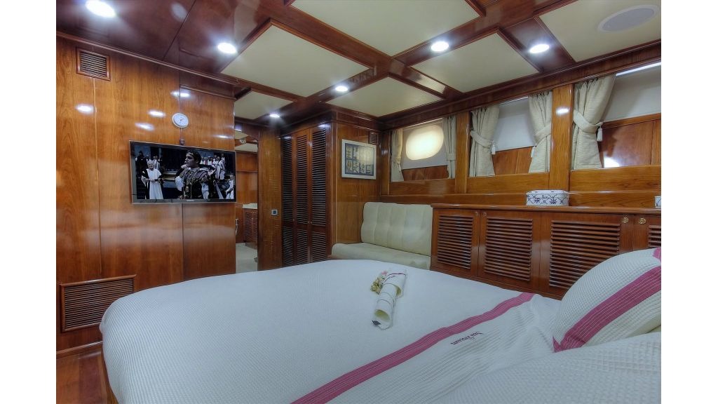 imgi_58_sea-dream-luxury-gulet-charter-47-1024-576