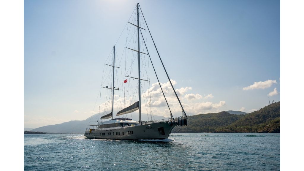 imgi_60_de-love-013-1024-576