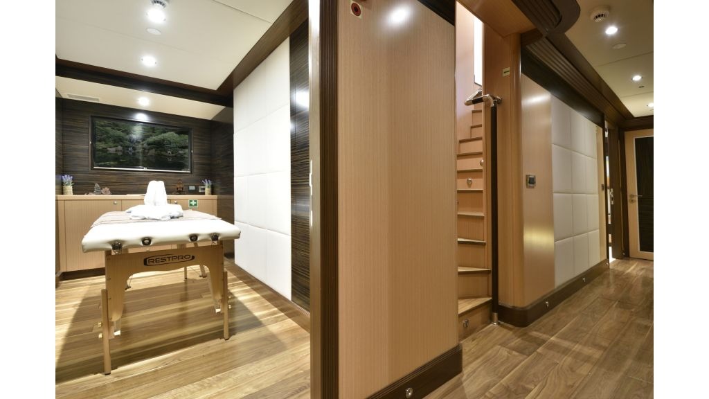 imgi_64_meira-luxury-yacht-41-1024-576