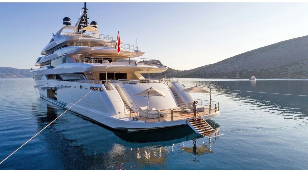 imgi_65_opari-super-yacht-3-1024-576