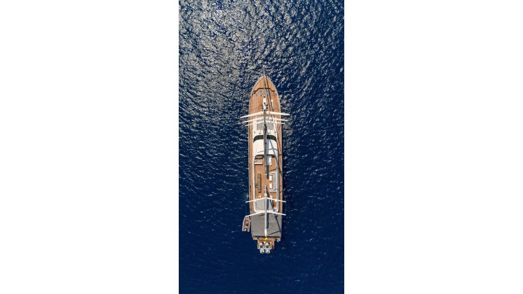 imgi_68_de-love-048-1024-576