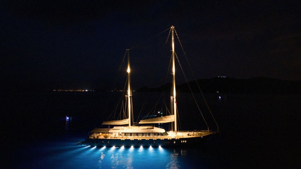 imgi_75_de-love-057-1024-576