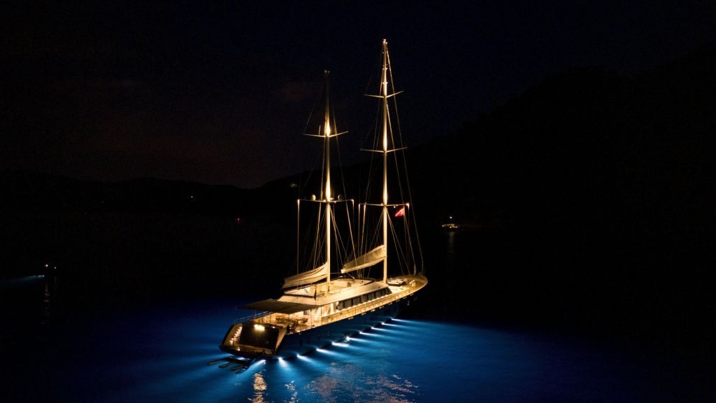 imgi_76_de-love-058-1024-576