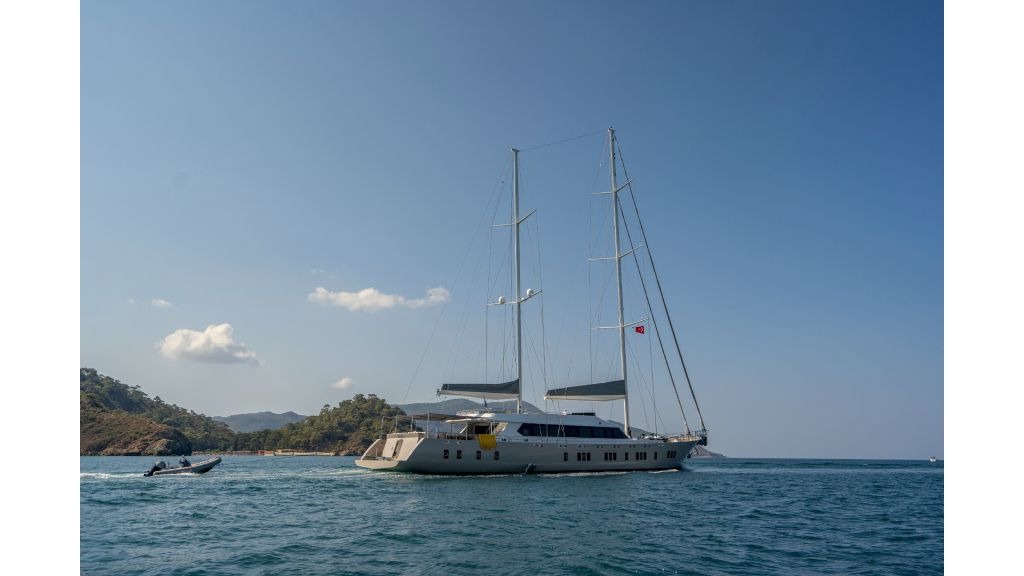 imgi_78_de-love-018-1024-576