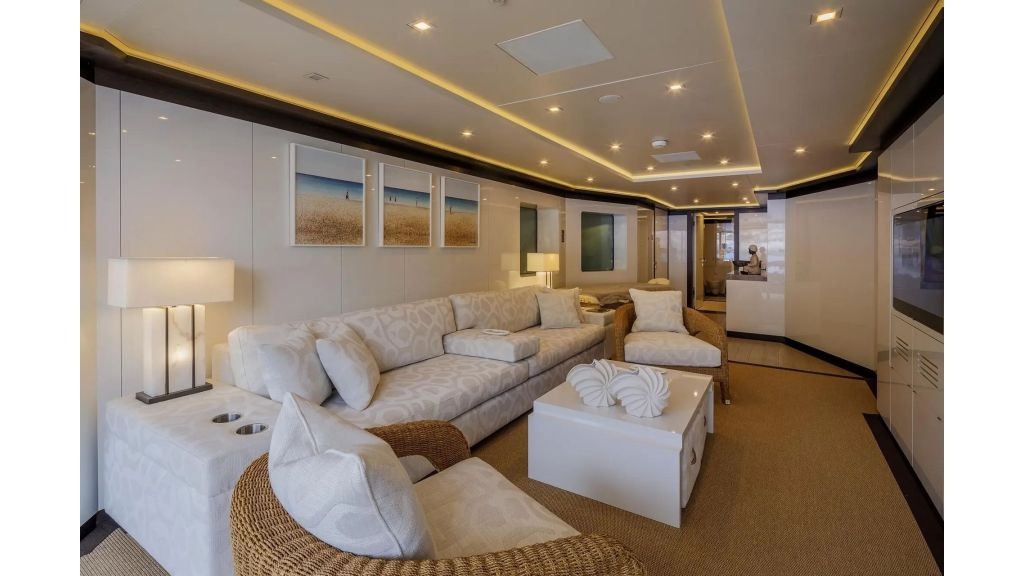 imgi_78_lady-vera-yacht-73-1024-576