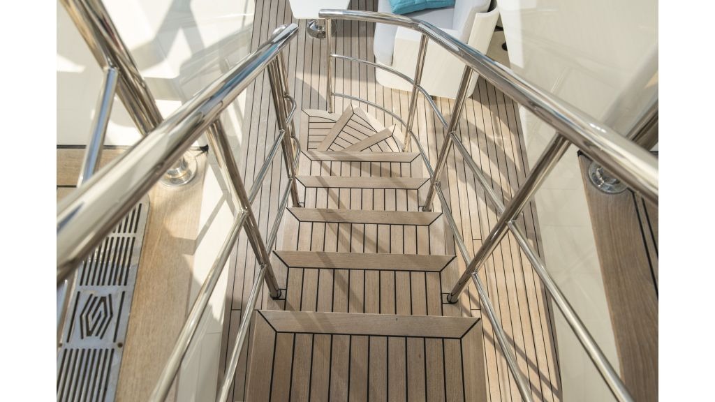 imgi_83_meira-luxury-yacht-8-1024-576