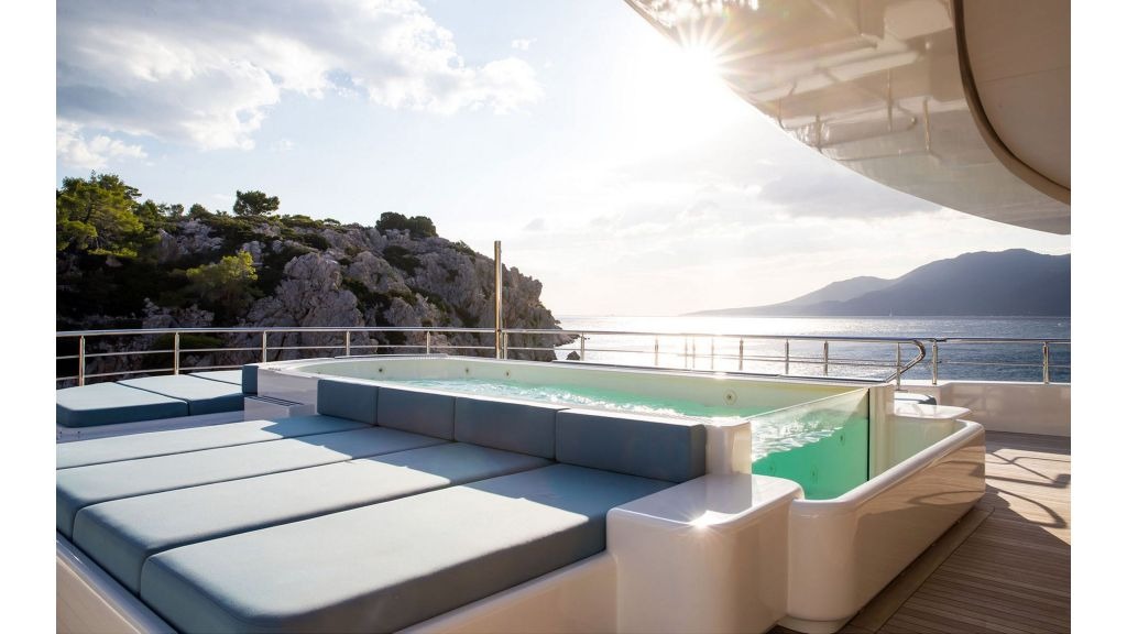 imgi_84_optasia-mega-yacht-14-1024-576