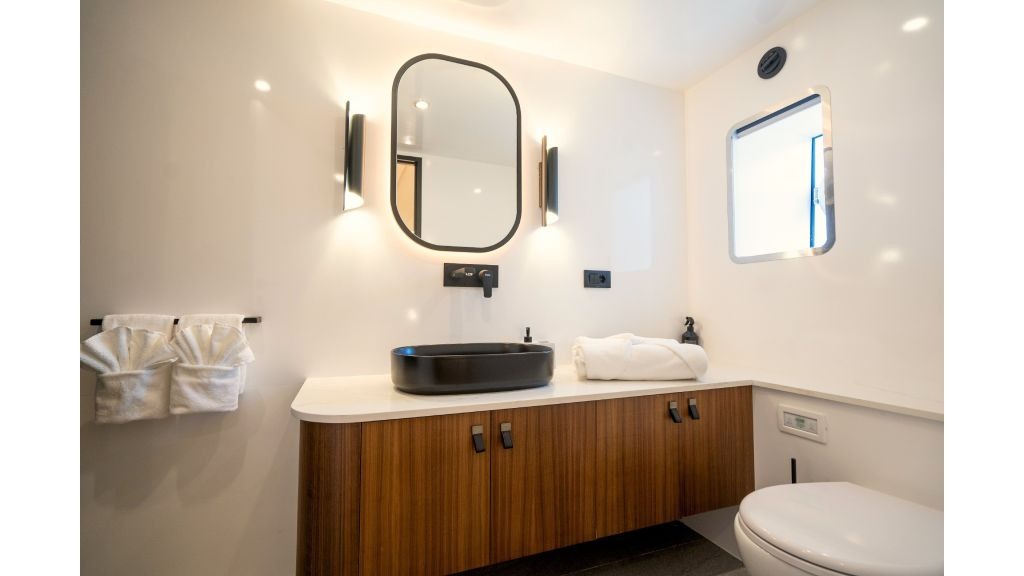 imgi_86_de-love-017-1024-576