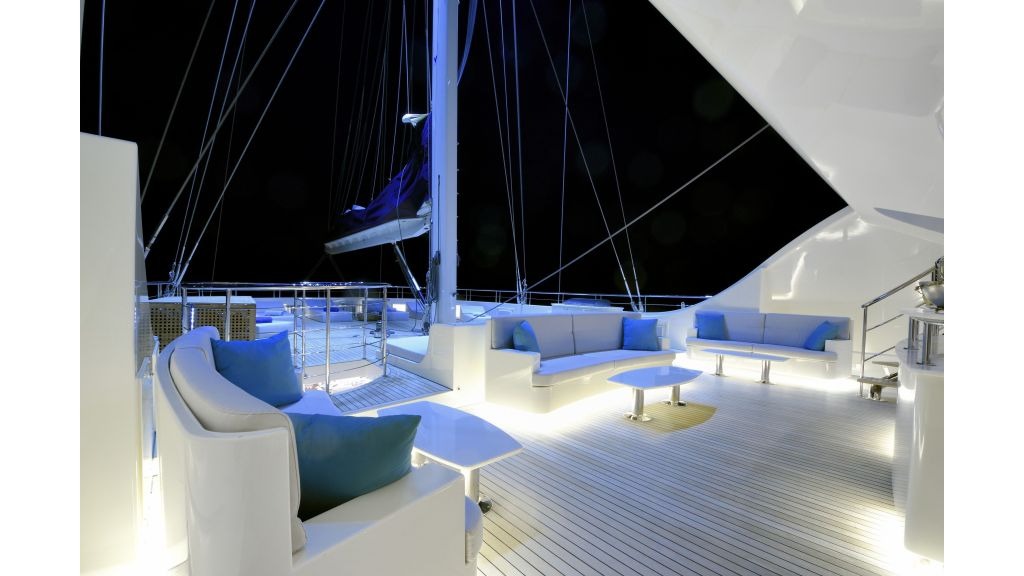 imgi_90_meira-luxury-yacht-15-1024-576
