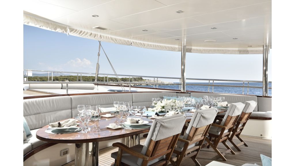 imgi_97_meira-luxury-yacht-22-1024-576