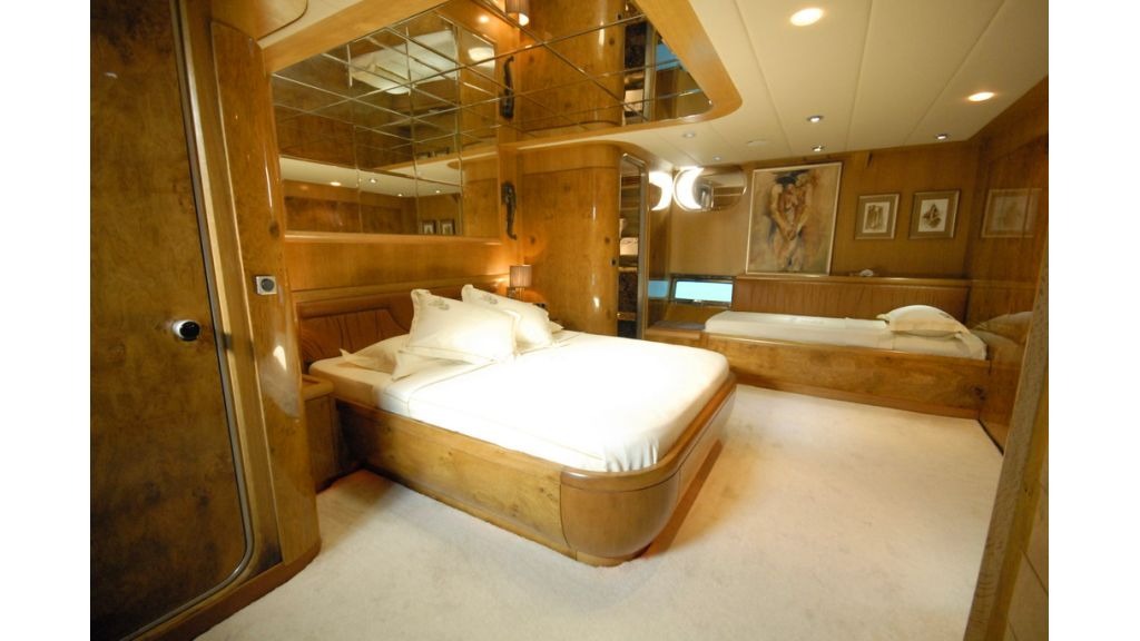 1288973400_sailing_yacht_suheyla_sultan_14-1024-576