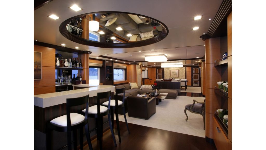 1299049107_motoryacht_serenity_11-1024-576
