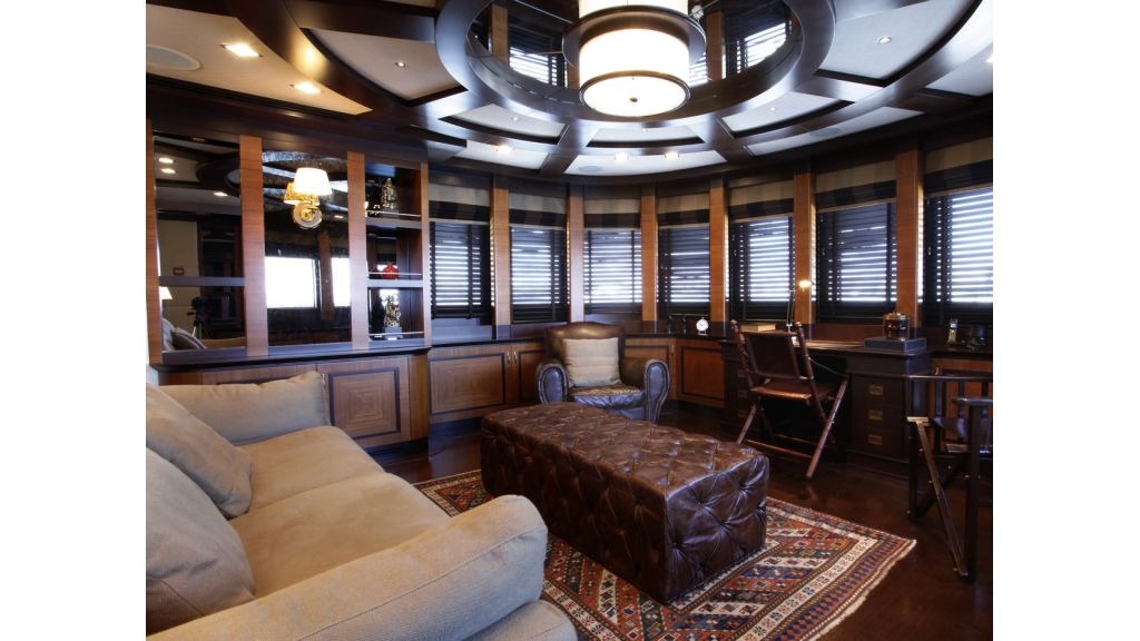 1299049148_motoryacht_serenity_13-1024-576