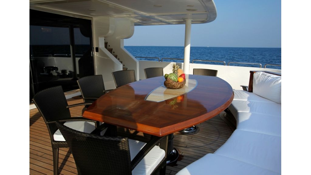 1299049195_motoryacht_serenity_2-1024-576