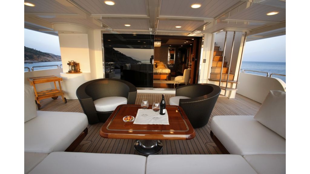 1299049207_motoryacht_serenity_3-1024-576