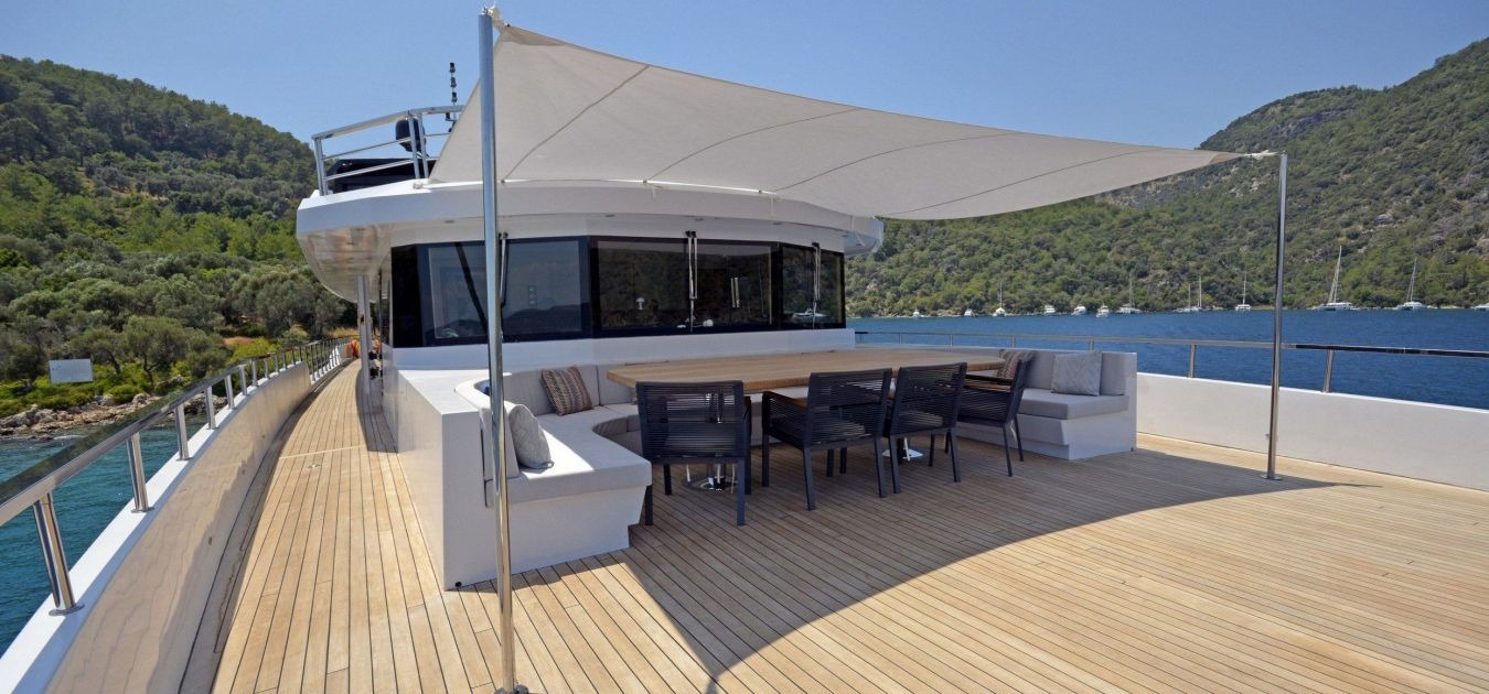 adamaris-yacht-master-1350-630