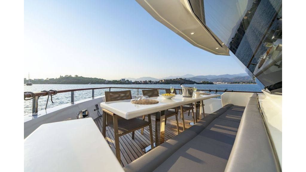 albatros-k-yacht-032-1024-576