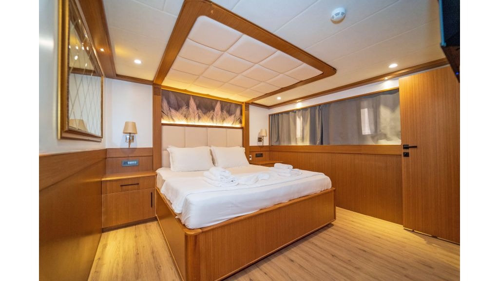 alegria-motor-yacht-22-1024-576