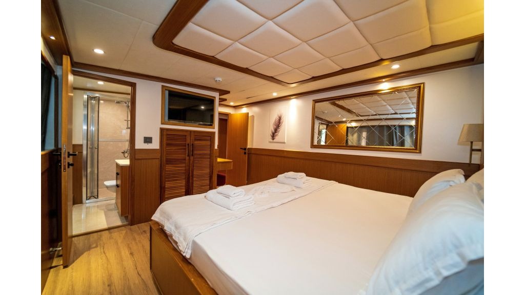 alegria-motor-yacht-23-1024-576