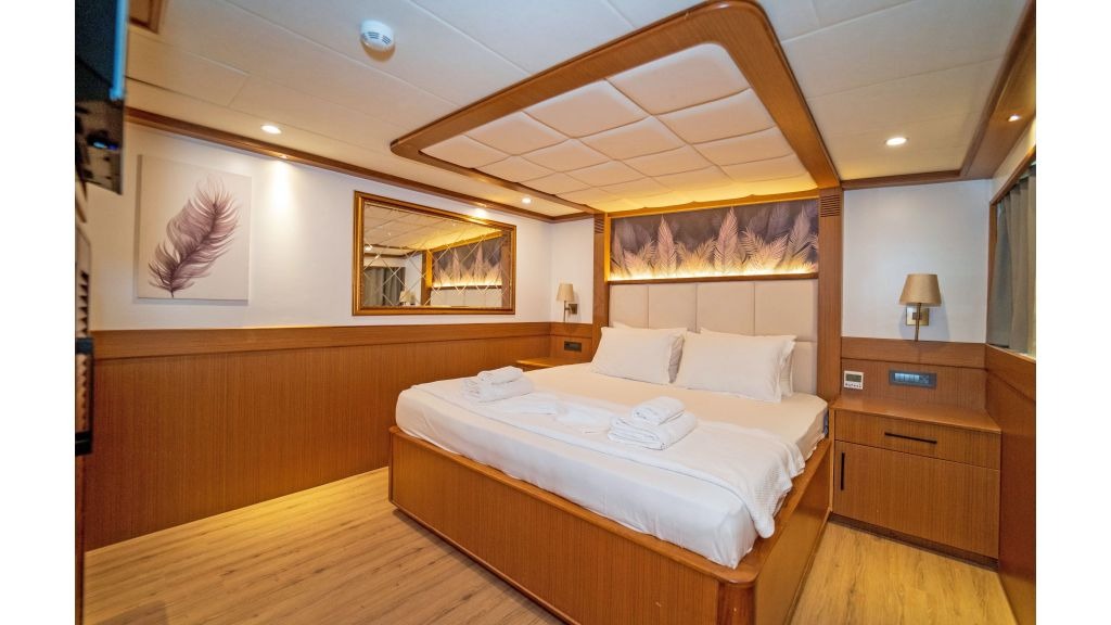 alegria-motor-yacht-24-1024-576