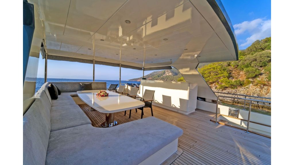 alegria-motor-yacht-35-1024-576