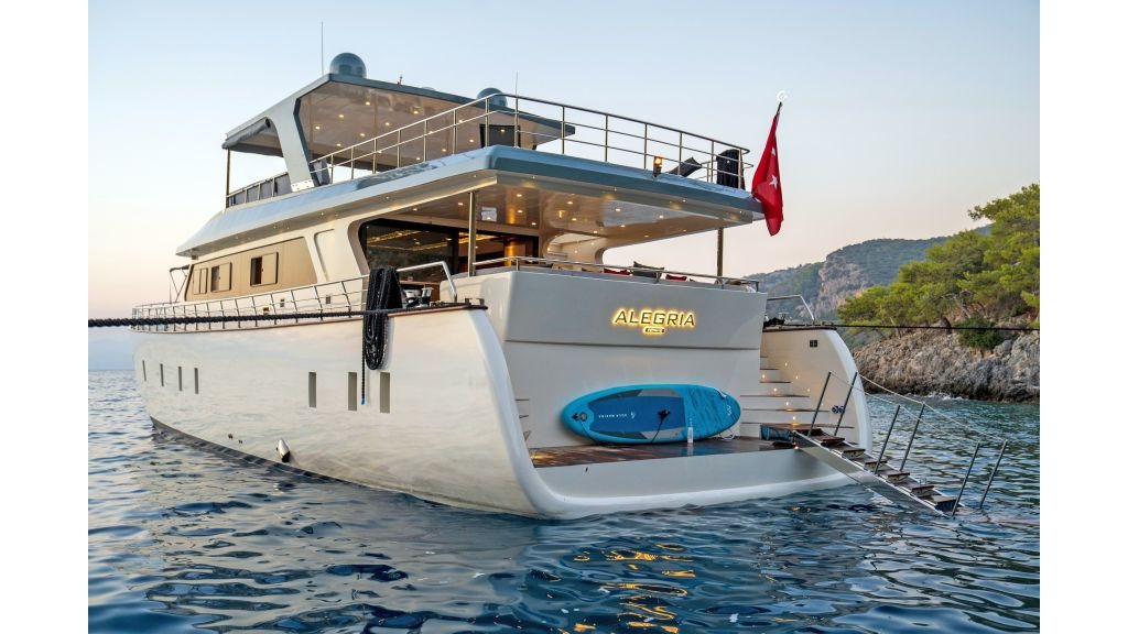 alegria-motor-yacht-38-1024-576
