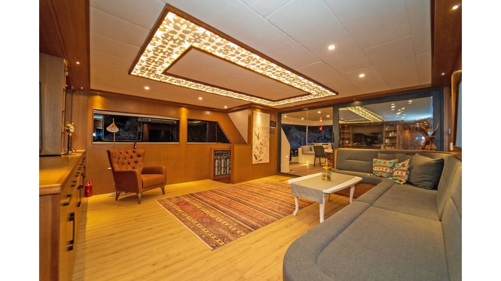 alegria-motor-yacht-54-1024-576