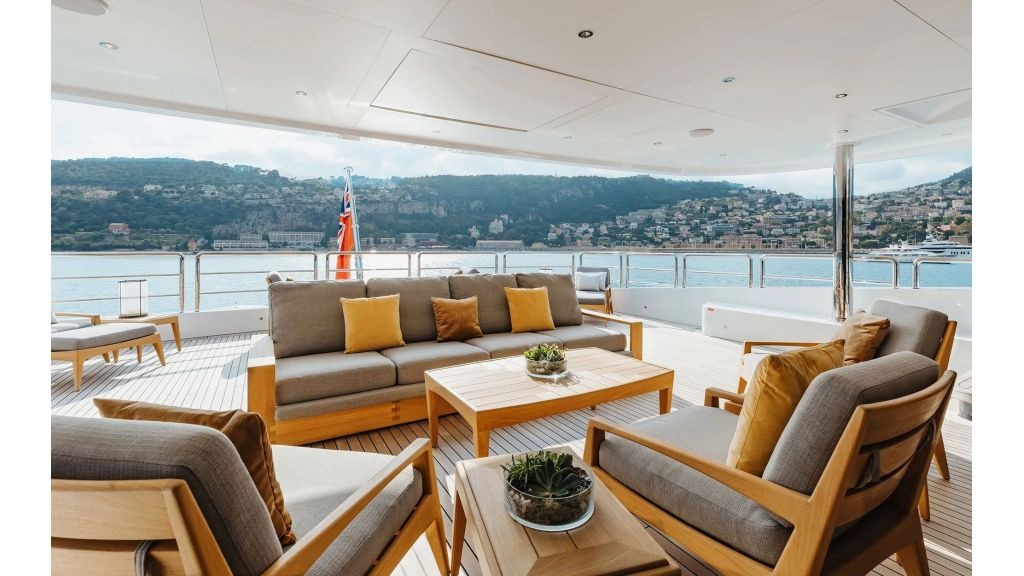 alfa-motor-yacht-013-1024-576