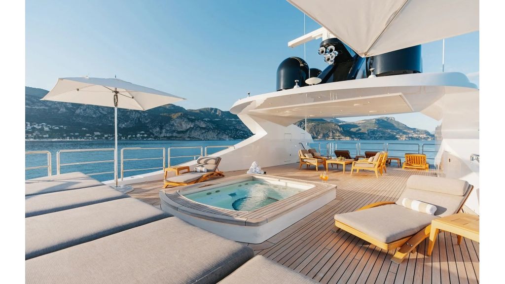 alfa-motor-yacht-023-1024-576