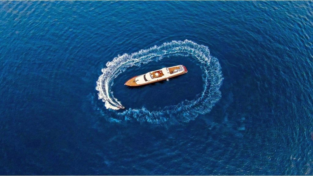 alkonost-motor-yacht-14-1024-576