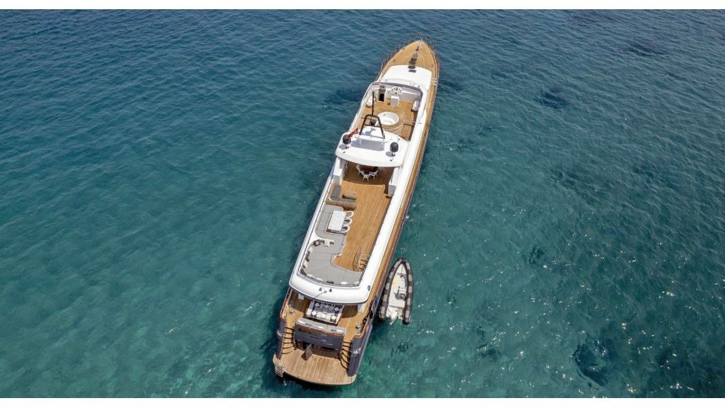 alkonost-motor-yacht-34-1024-576