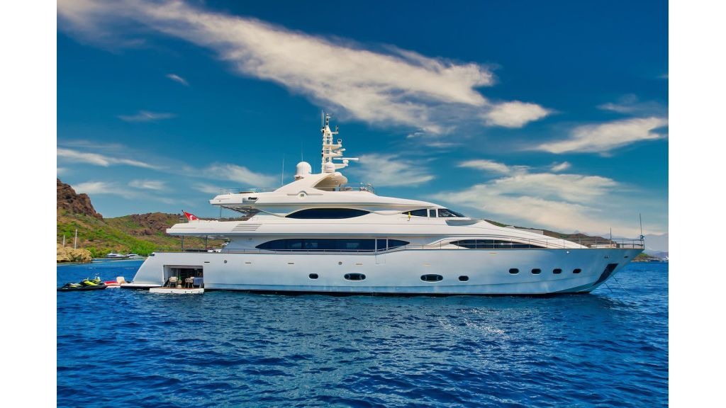 ariela-luxury-motor-yacht-2-1024-576