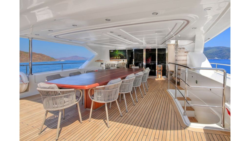 ariela-luxury-motor-yacht-41-1024-576