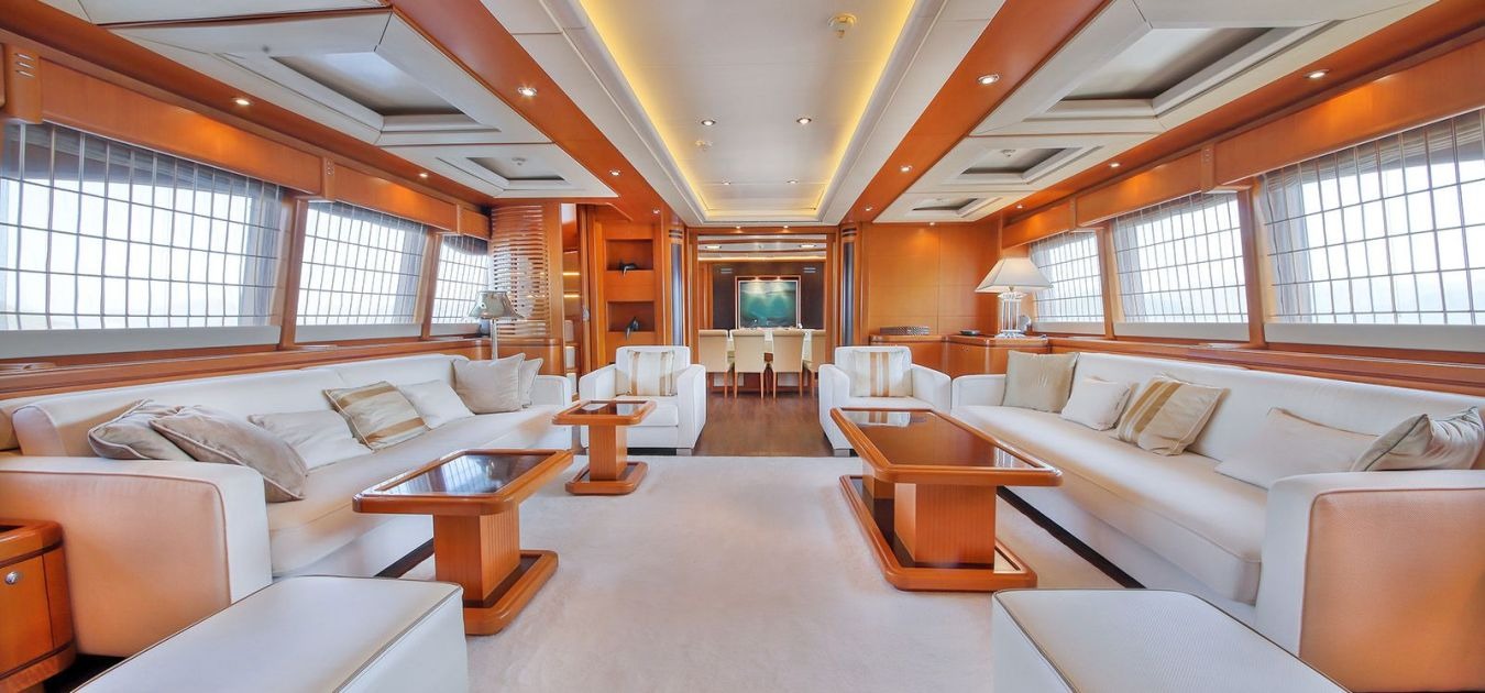 ariela-luxury-motor-yacht-master-30-1350-630