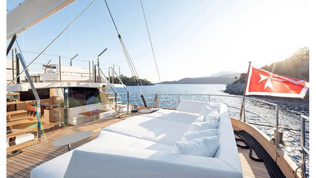 atlantika-sailing-yacht-10-1024-576