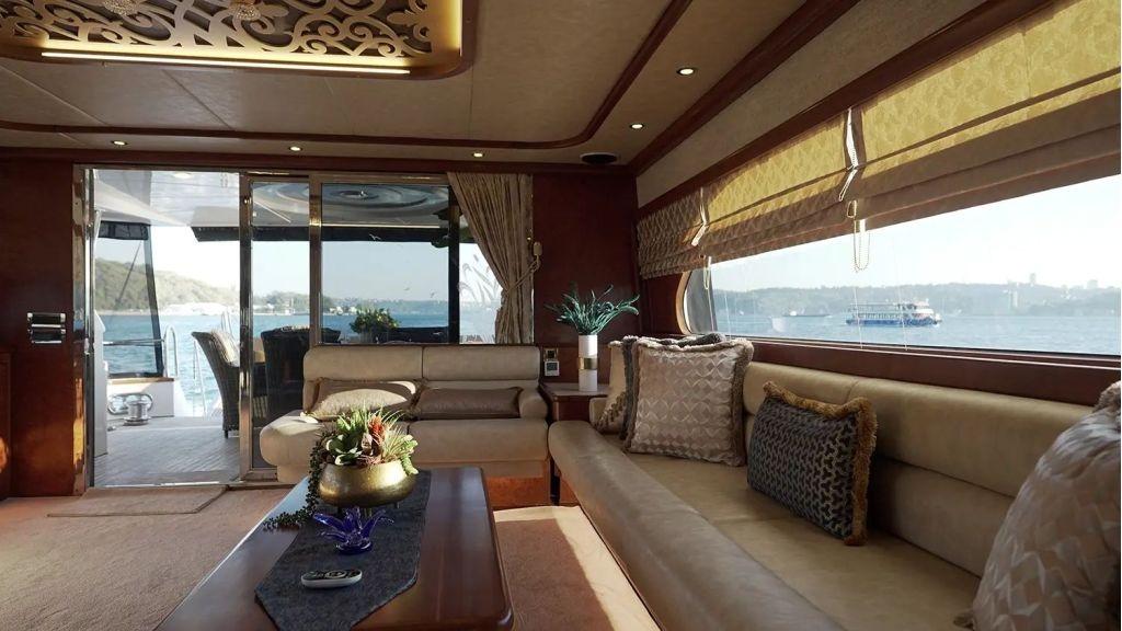 ayem-motor-yacht-005-1024-576