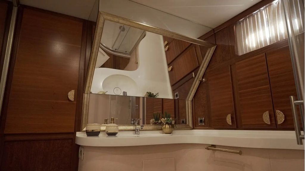 ayem-motor-yacht-025-1024-576