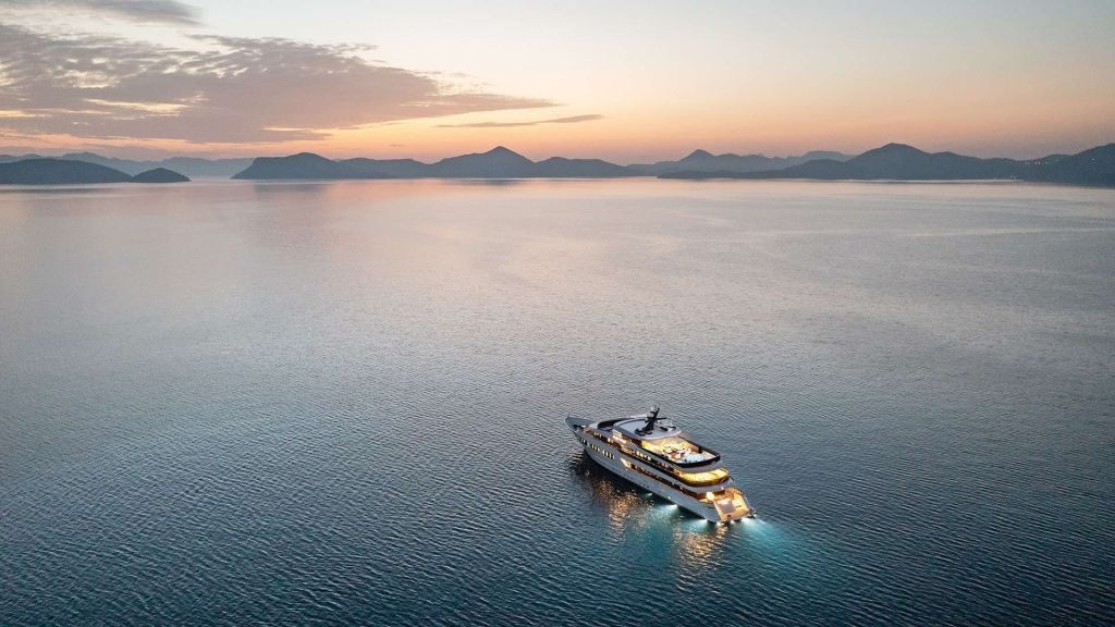 black-swan-17-1024-576